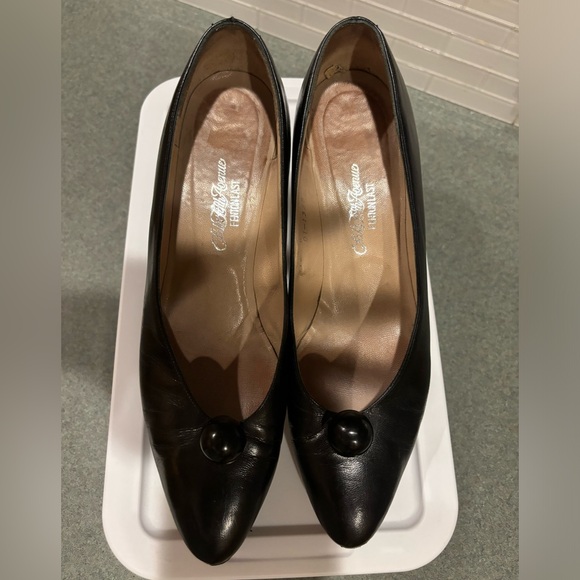 Saks Fifth Avenue all leather black pumps - 10 - Picture 2 of 6